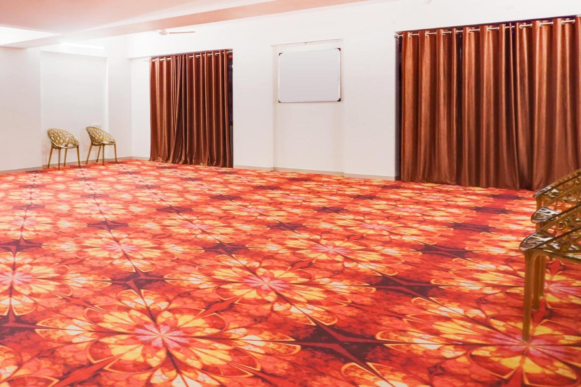 Super Townhouse Lohegaon Near Pune Airport Formerly Landmark Regency Lohogaon Luaran gambar